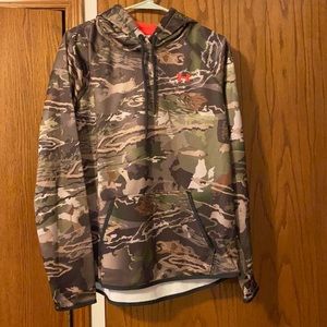 Under Armor ladies camo sweatshirt size L